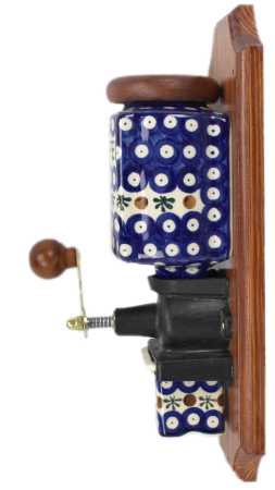 handbetriebene kaffeemühle aus holz und keramik verziert mit Bunzlauer traditionsmuster