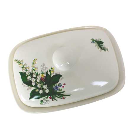 weiße keramik butterdose für ein stück butter von 250 gramm in ovaler form und verziert mit maiglöckchen