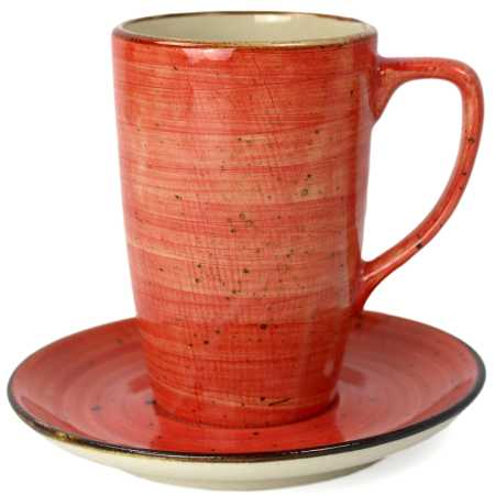 Tee- oder Kaffeebecher und Untertasse in rustic rot