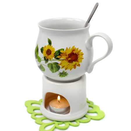 keramik tasse von 0,4 liter mit stövchen  inhalt verziert mit lavendel