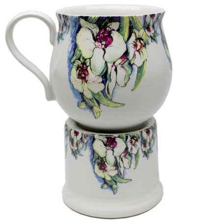 keramik tasse von 0,4 liter mit stövchen  inhalt verziert mit Orchidee