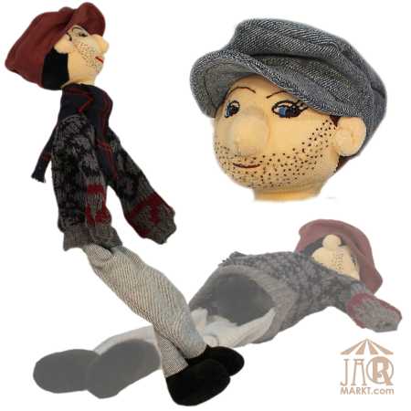 Diebfigur mit Eingriff unterm Pullover
