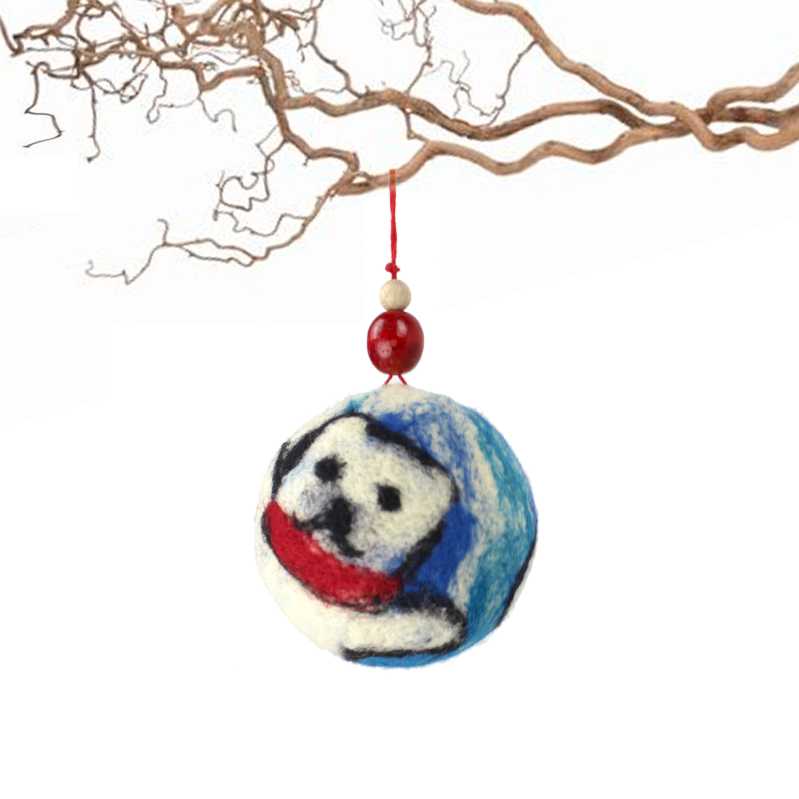 Weihnachtskugel aus Filz