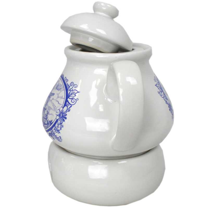 weiße keramik kanne von ein liter inhalt und mit siebeinsatz und dem passenden stövchen verziert mit windmühle in blau