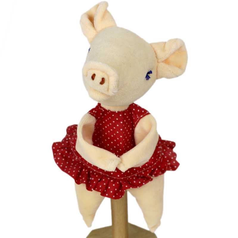 Schweinchen Mädchen im Kleid
