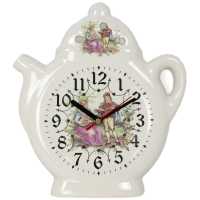 weiße keramikuhr in teekannenform verziert mit liebespaar motiv